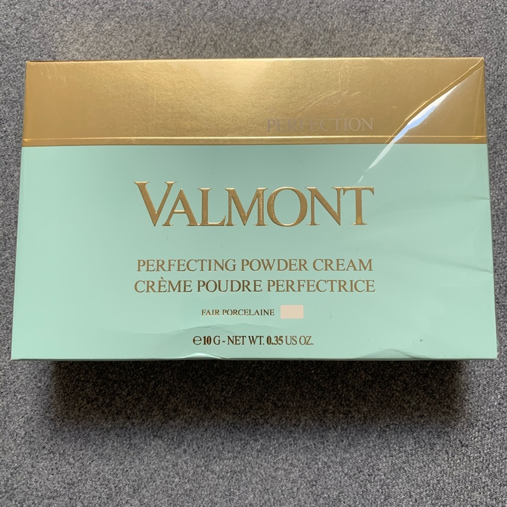 BNWT perfecting powder